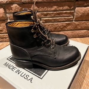 Frye Boots engineer Lace Up. Worn 5 times. Women’s Size 8.5. So cute!